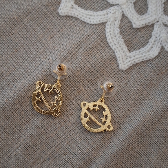 💥SALE💥Gold Rhinestone Stars & Planet Dangle Earrings New - Picture 2 of 3